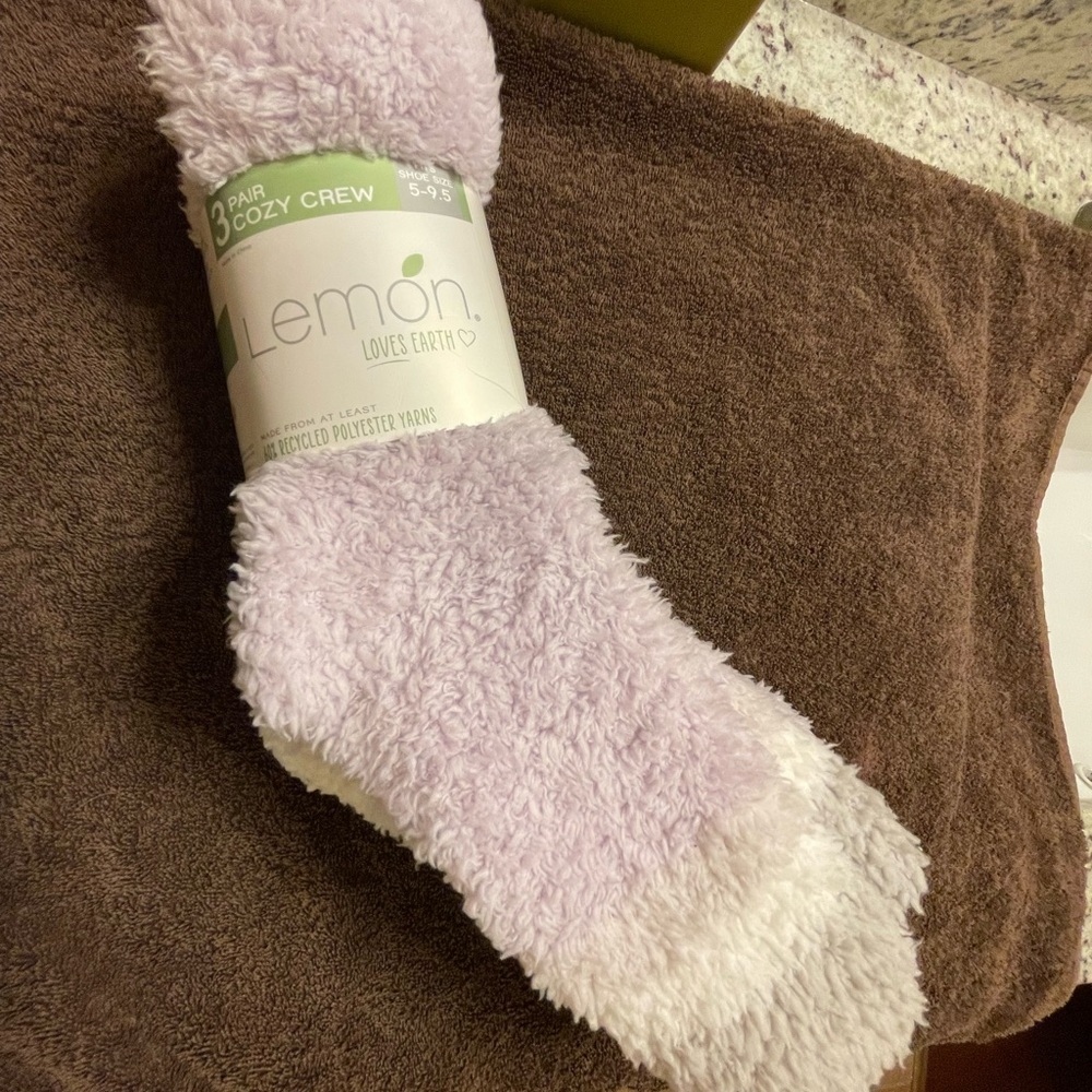 Lemon Loves Earth Ultra-Soft Socks in Light Purple and White